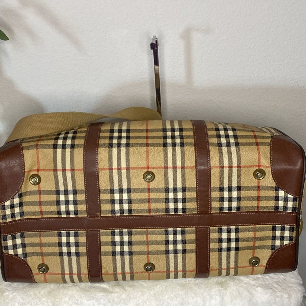 Burberrys Haymarket Check Weekender Duffle Bag - Picture 7 of 14